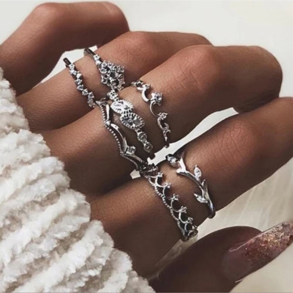 *Elizabeth * 7 Piece Ring Set